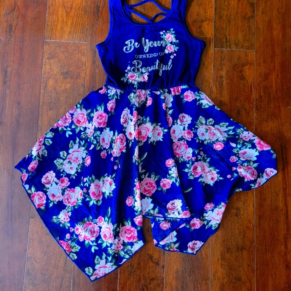 Sleeveless dress size 7